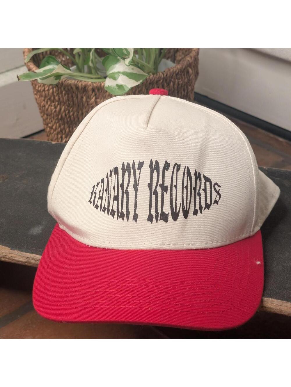 🔴 KANARY RECORDS TWO-TONE GOTHIC LOGO SNAPBACK - CREAM / RED 🔴